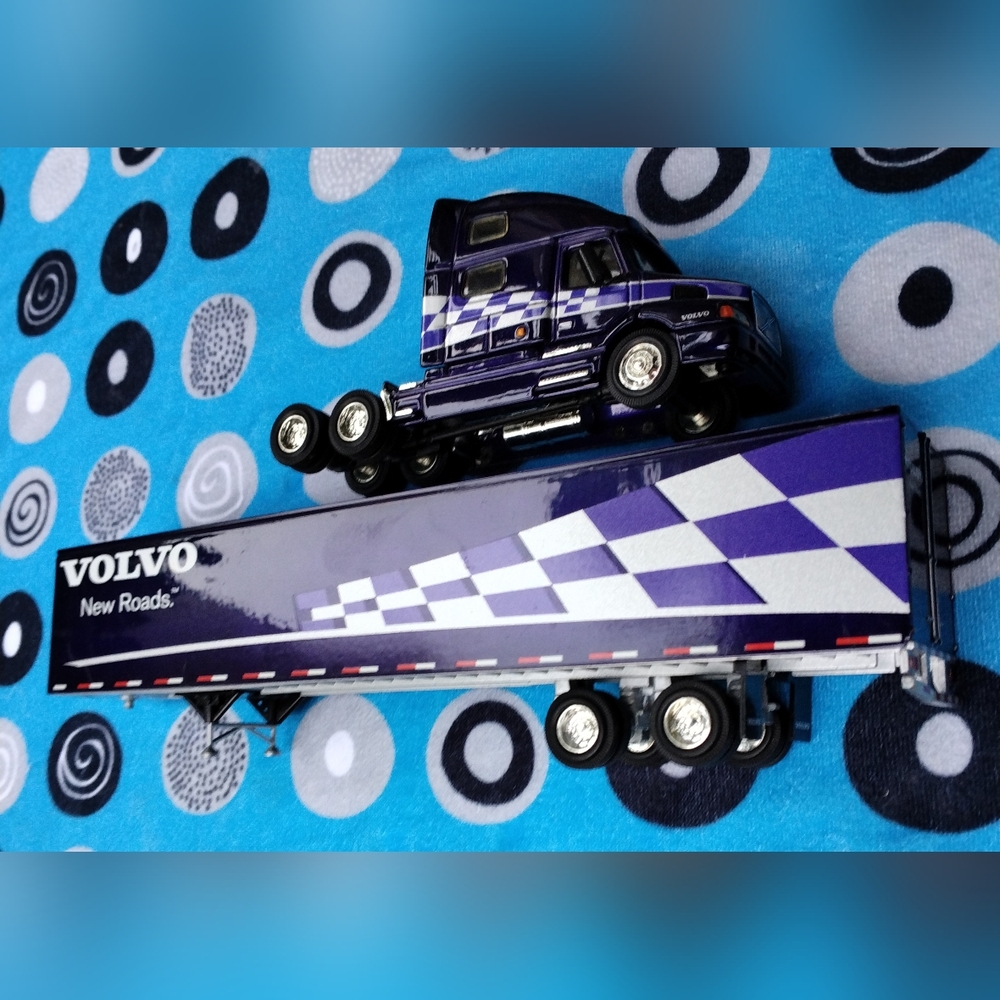 PEM VOLVO VNL 770 New Roads Semi Truck Dry Van Tractor Trailer 1:64 Die Cast